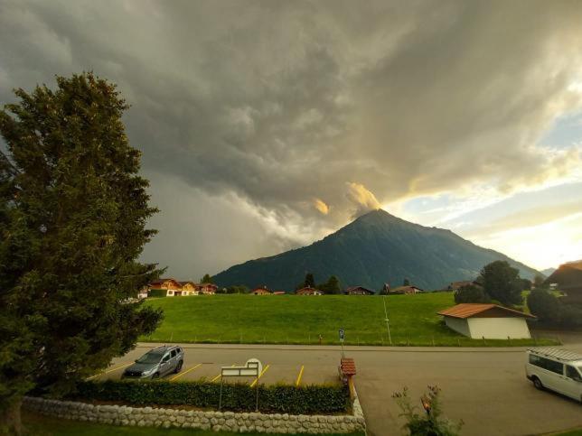 Hotel Restaurant Sunnmatt Aeschi Bei Spiez Buitenkant foto
