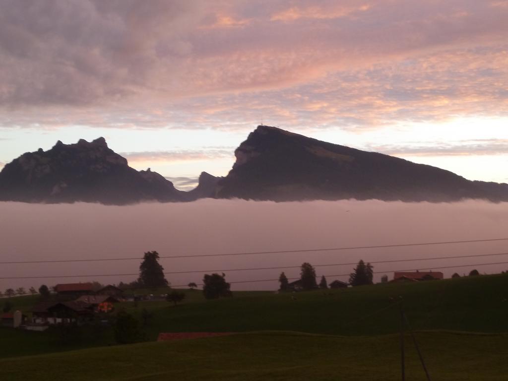 Hotel Restaurant Sunnmatt Aeschi Bei Spiez Buitenkant foto