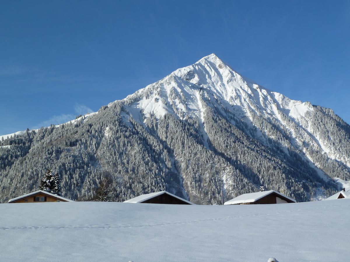 Hotel Restaurant Sunnmatt Aeschi Bei Spiez Buitenkant foto
